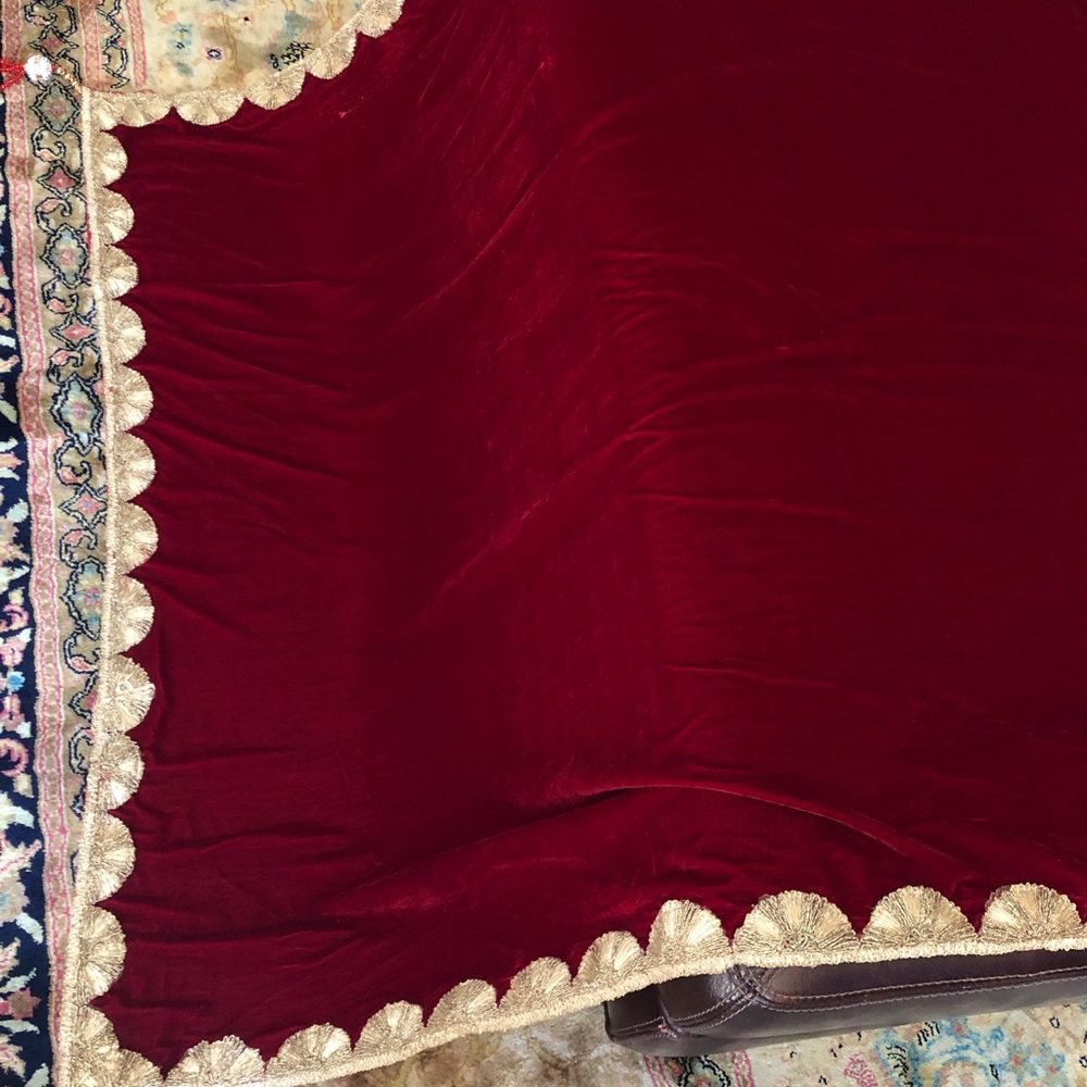 Velvet shawl